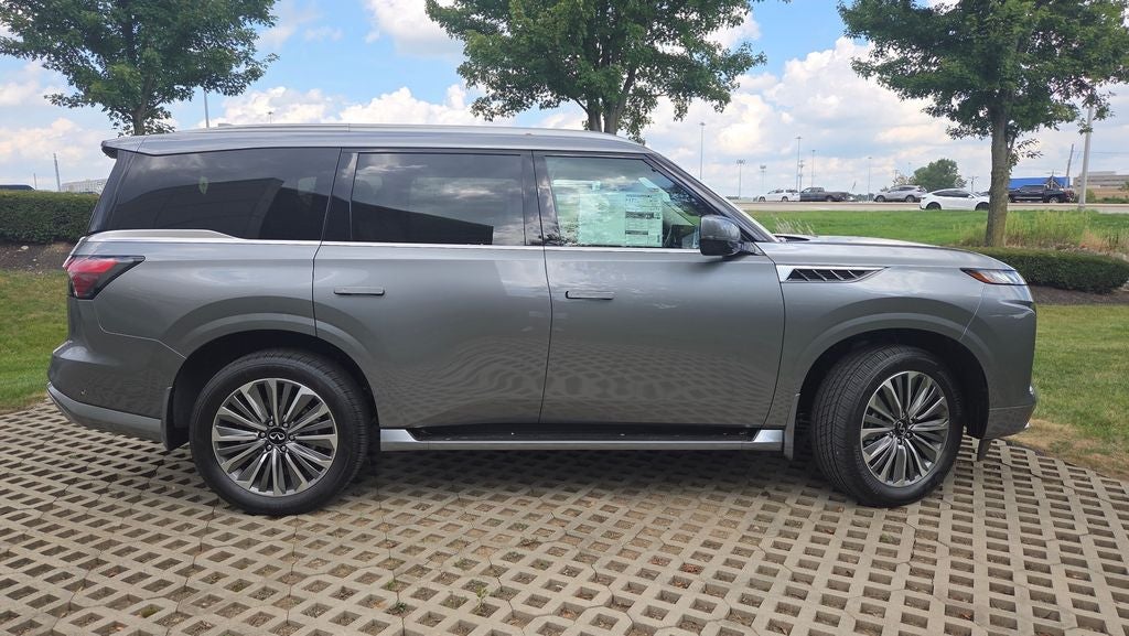 2027 INFINITI QX80 LUXE