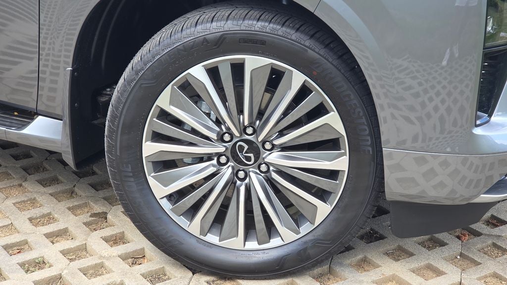 2027 INFINITI QX80 LUXE