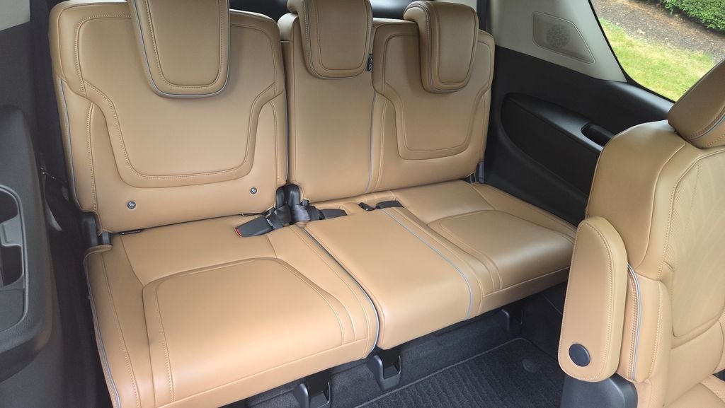 2027 INFINITI QX80 LUXE