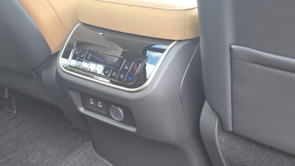 2027 INFINITI QX80 LUXE
