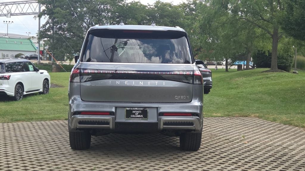 2027 INFINITI QX80 LUXE