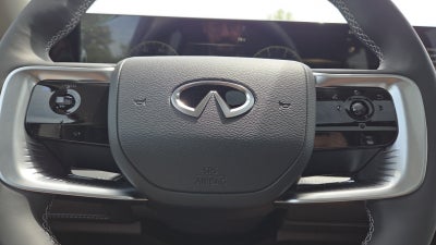 2027 INFINITI QX80 LUXE