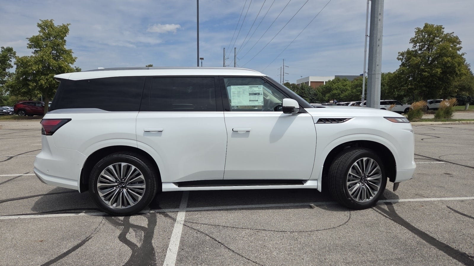 2027 INFINITI QX80 LUXE