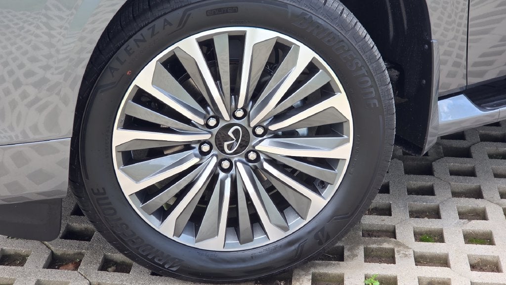 2027 INFINITI QX80 LUXE