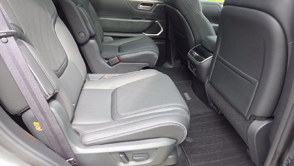 2027 INFINITI QX80 LUXE
