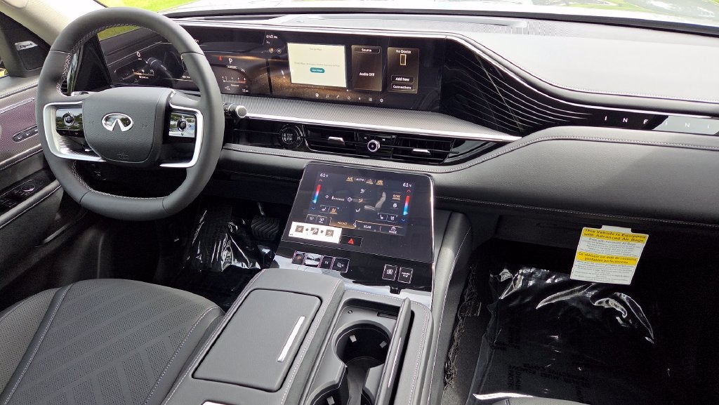2027 INFINITI QX80 LUXE