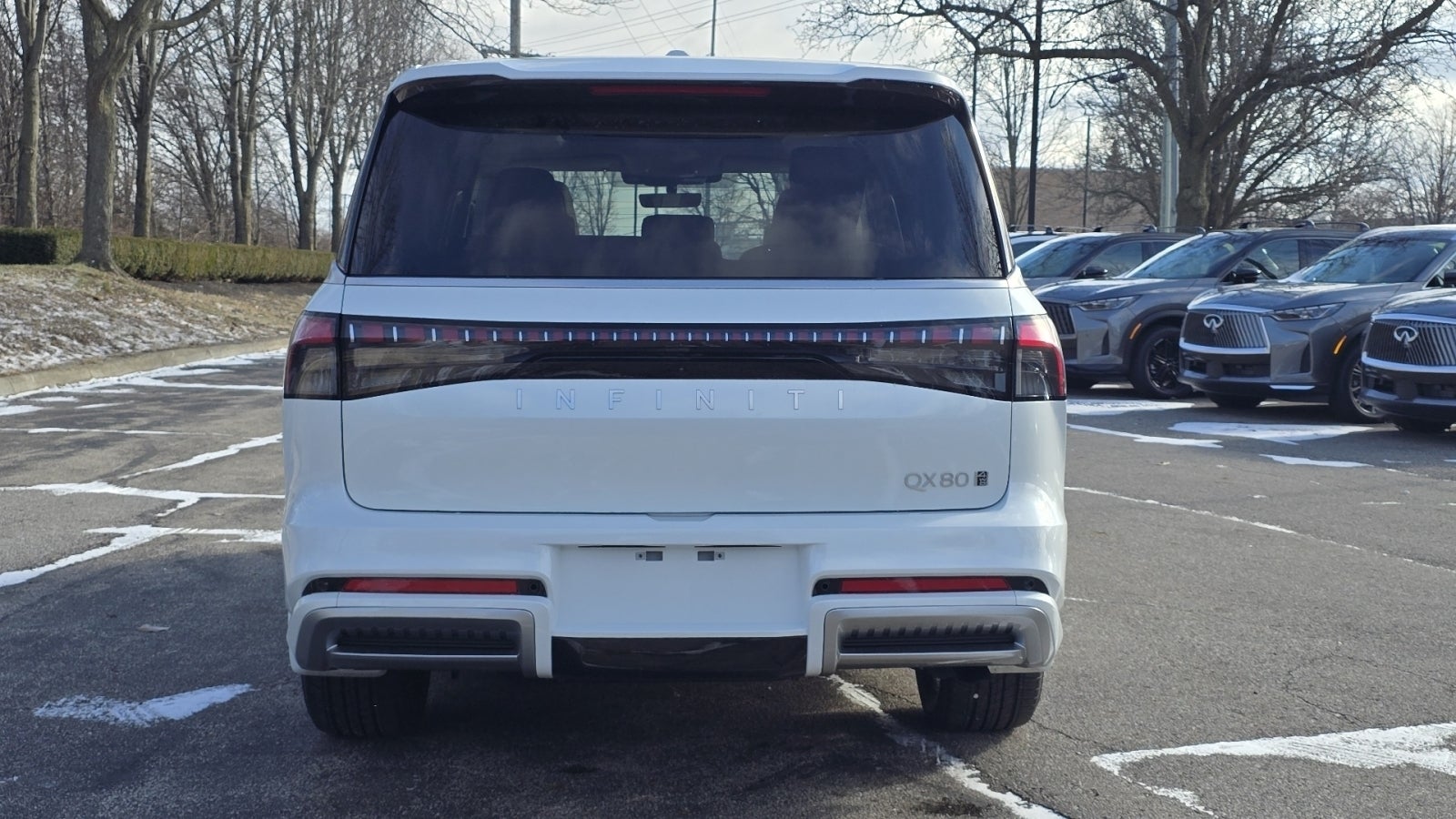 2026 INFINITI QX80 LUXE