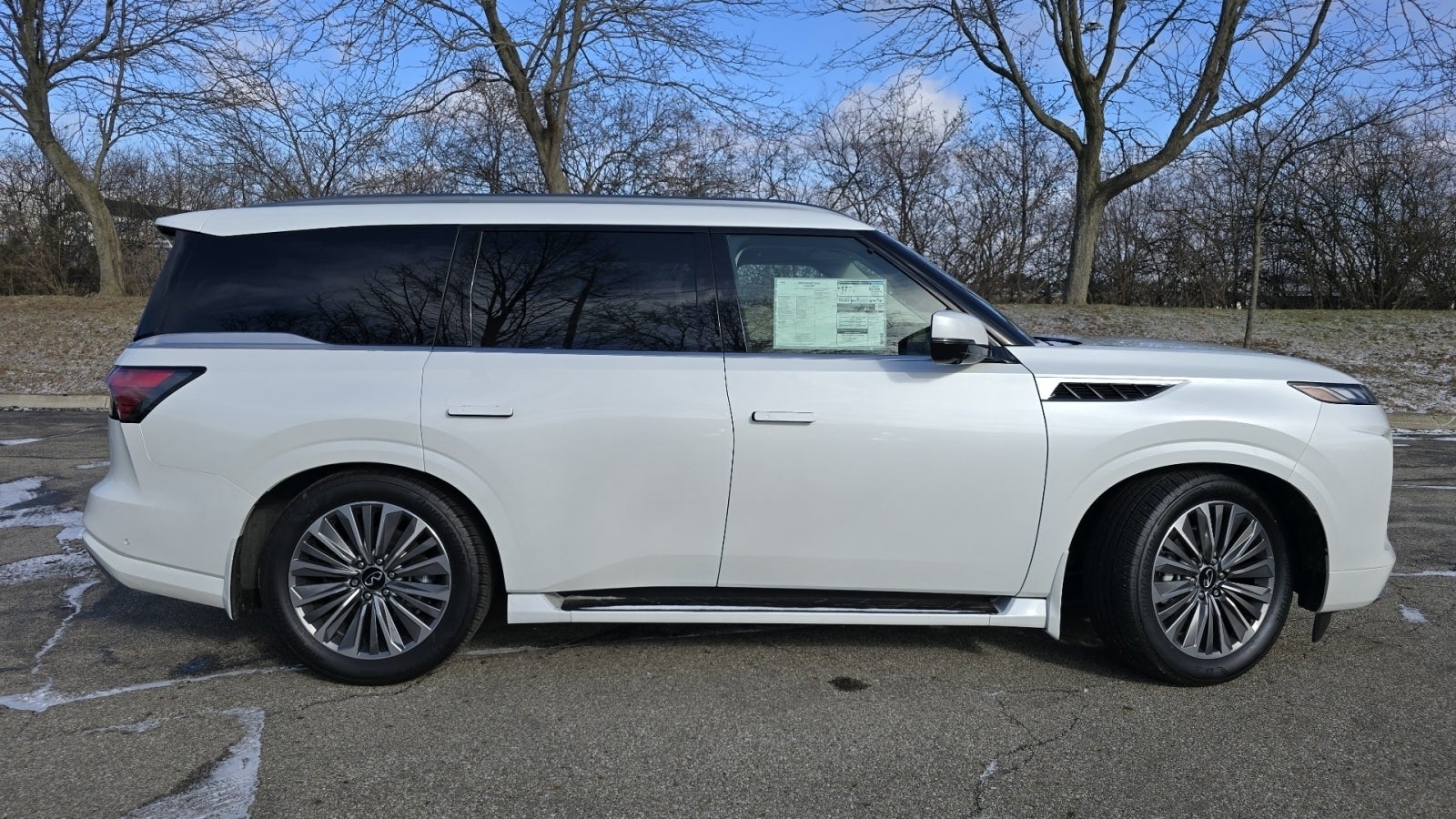 2026 INFINITI QX80 LUXE