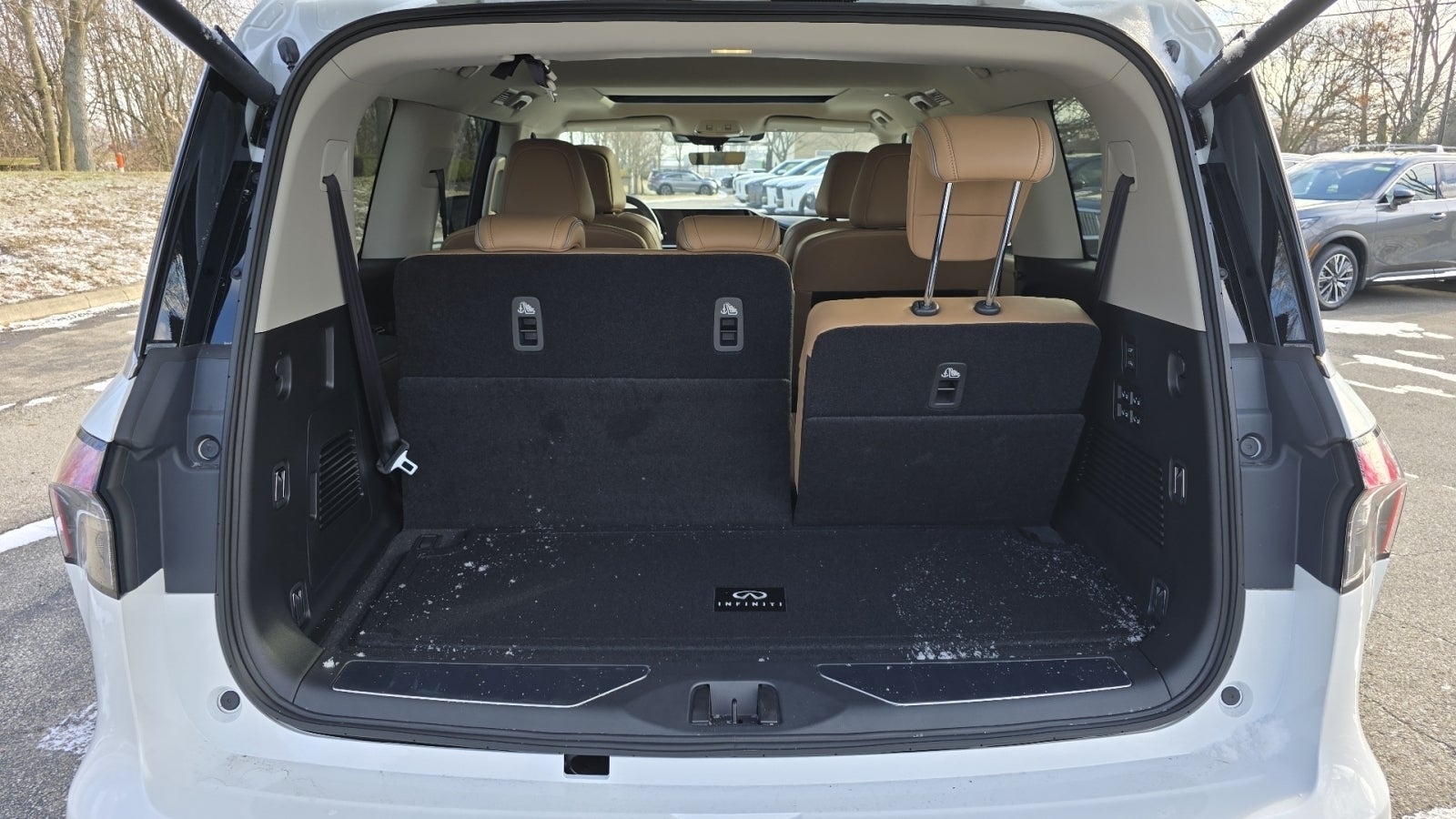 2026 INFINITI QX80 LUXE