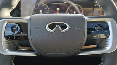 2026 INFINITI QX80 LUXE