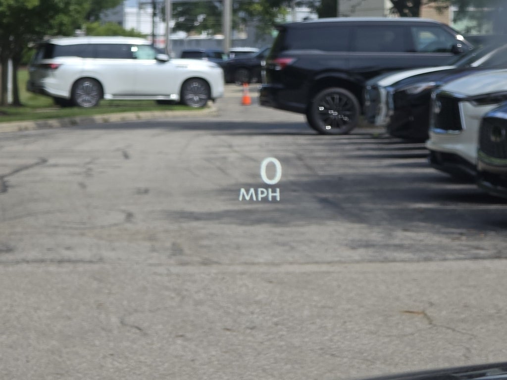 2025 INFINITI QX80 LUXE