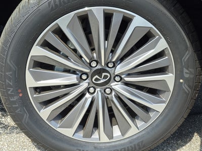 2025 INFINITI QX80 LUXE