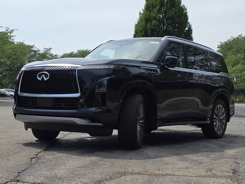 2025 INFINITI QX80 LUXE