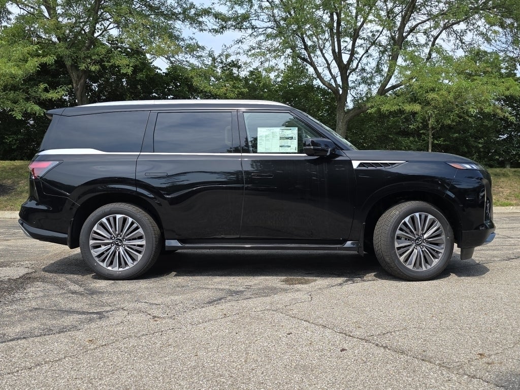 2025 INFINITI QX80 LUXE