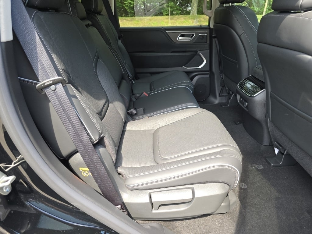 2025 INFINITI QX80 LUXE