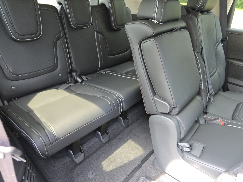 2025 INFINITI QX80 LUXE