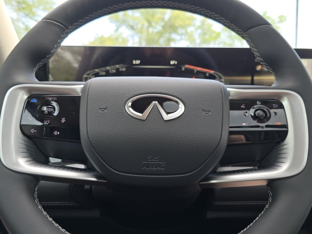 2025 INFINITI QX80 LUXE