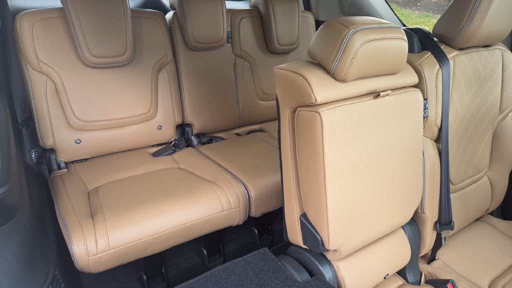 2027 INFINITI QX80 LUXE