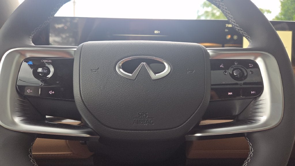 2027 INFINITI QX80 LUXE