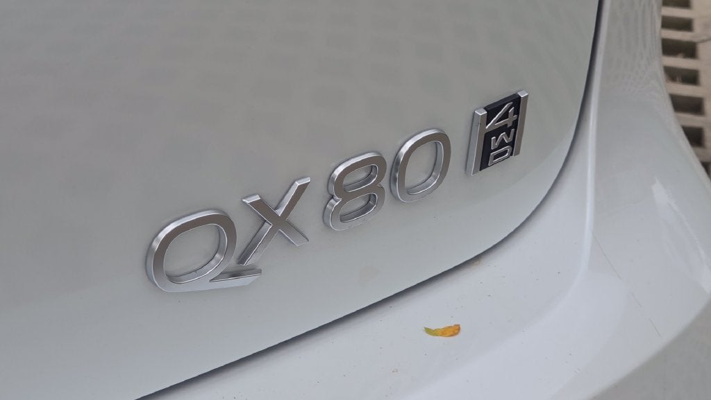 2027 INFINITI QX80 LUXE