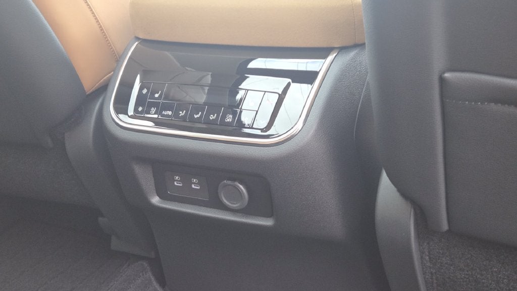 2027 INFINITI QX80 LUXE