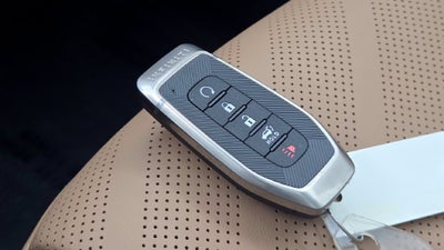 2027 INFINITI QX80 LUXE