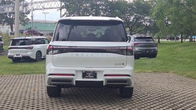 2027 INFINITI QX80 LUXE
