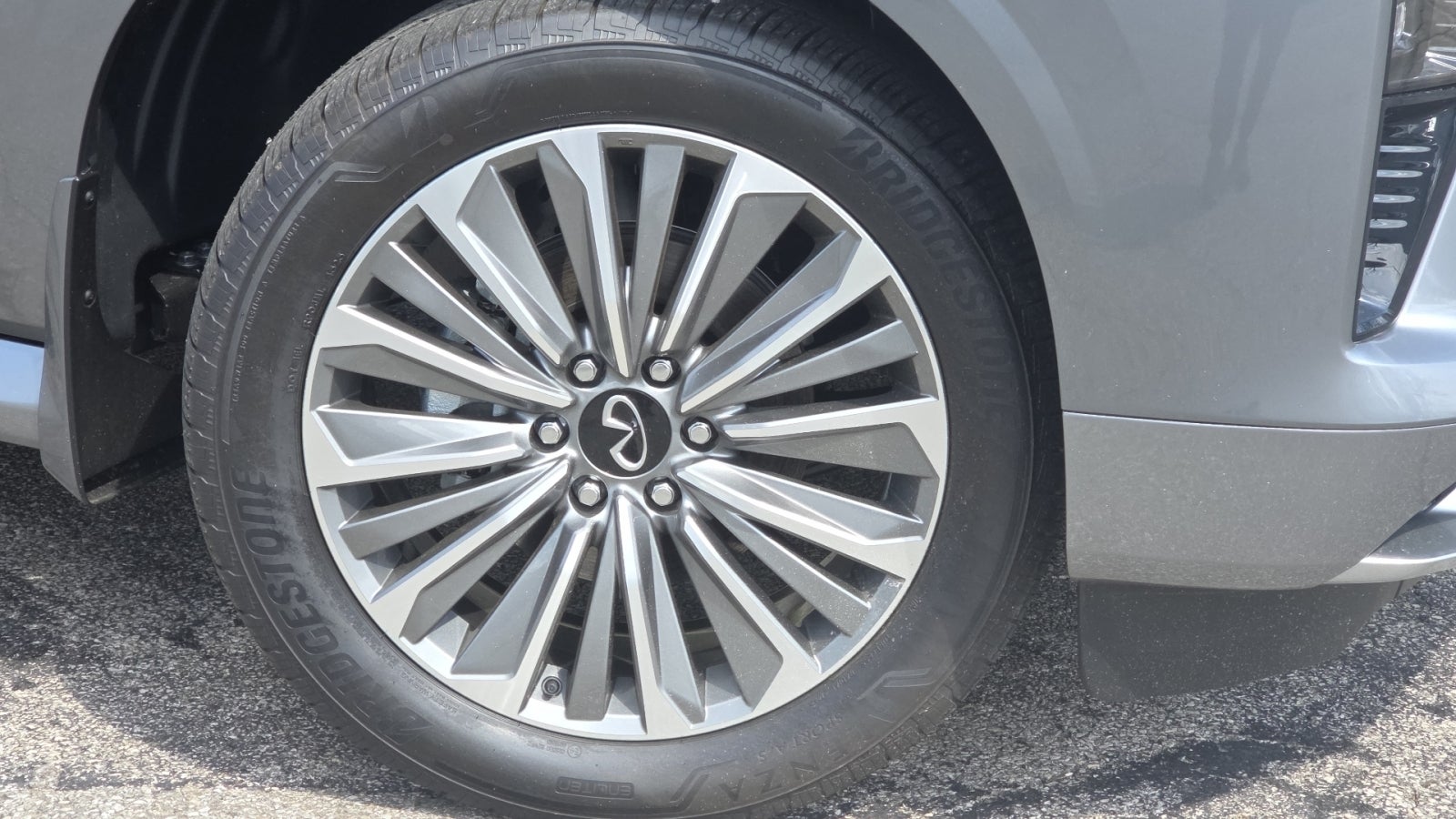 2026 INFINITI QX80 LUXE