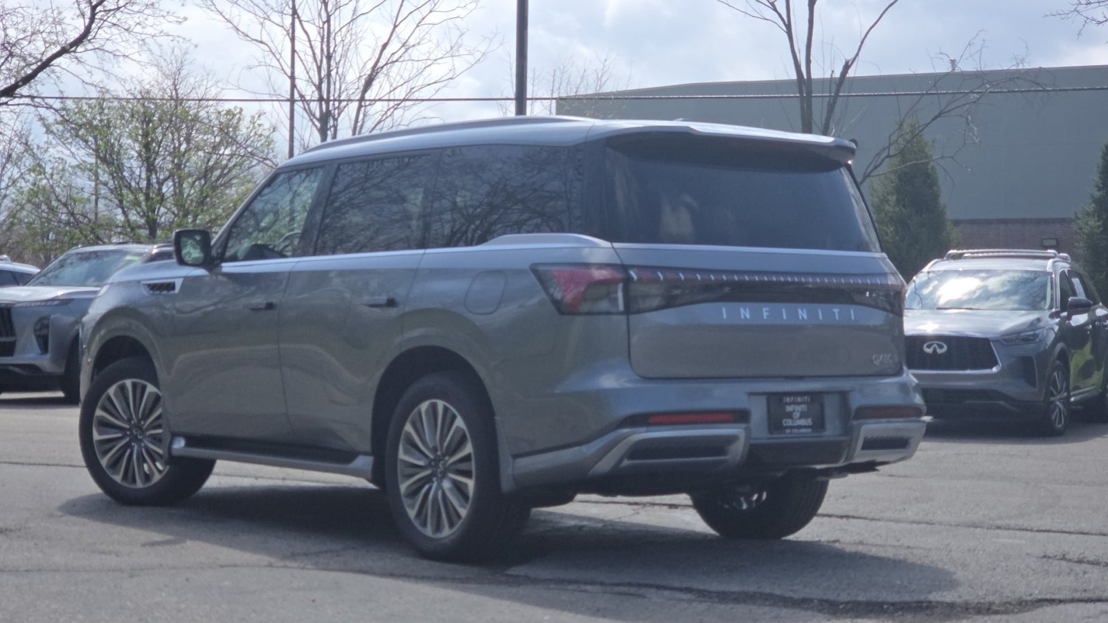 2026 INFINITI QX80 LUXE
