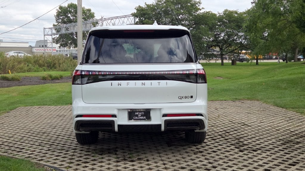 2027 INFINITI QX80 AUTOGRAPH