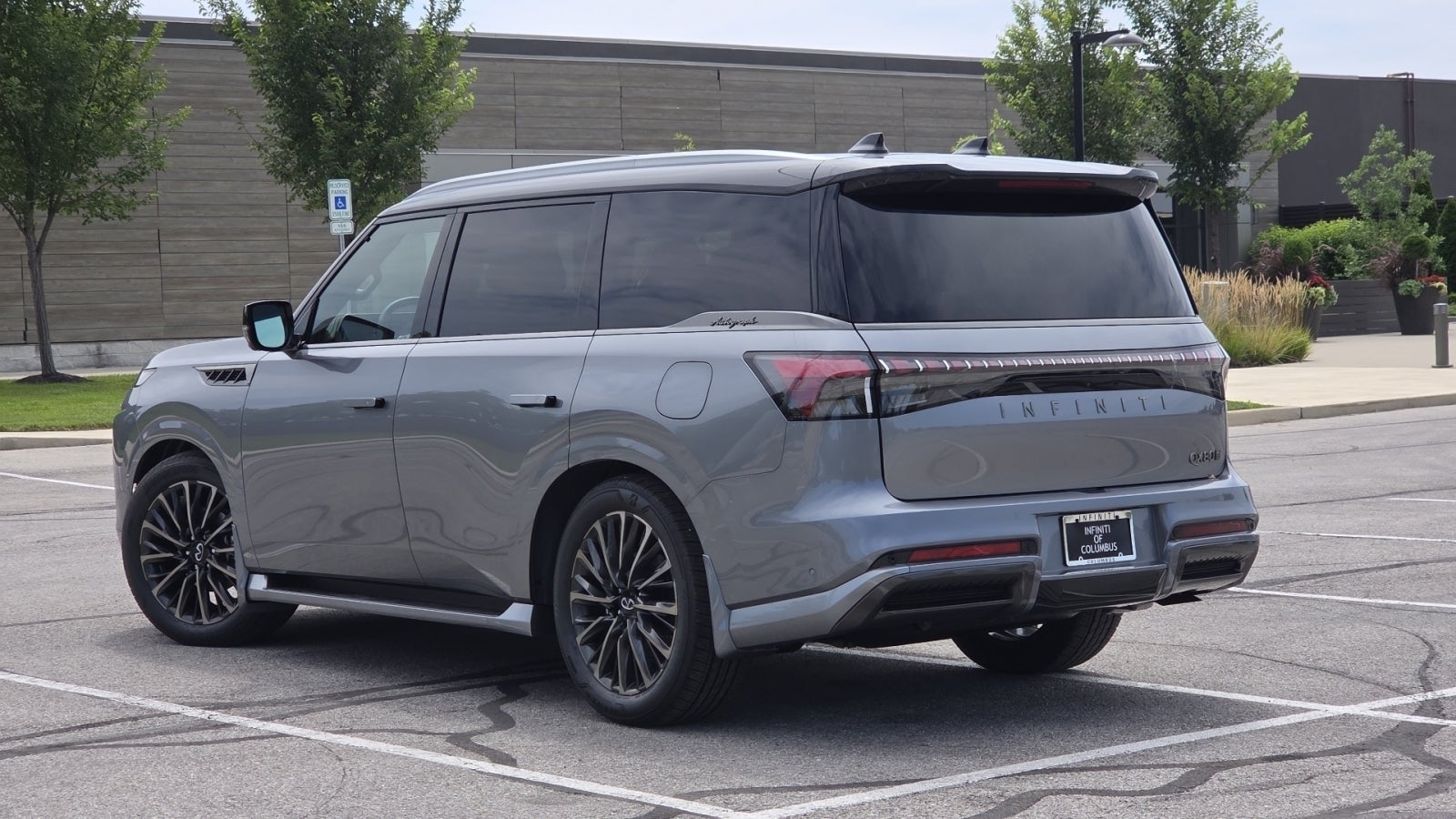 2027 INFINITI QX80 AUTOGRAPH