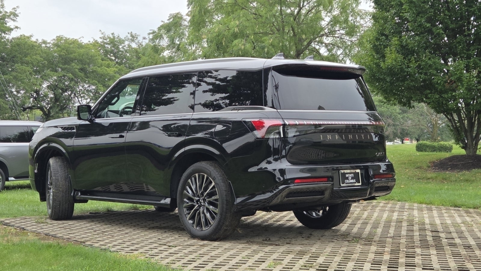 2027 INFINITI QX80 AUTOGRAPH