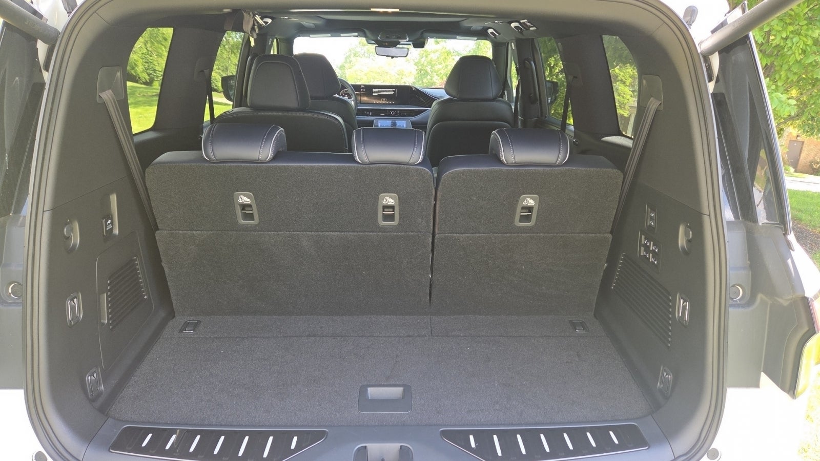 2026 INFINITI QX80 Sport