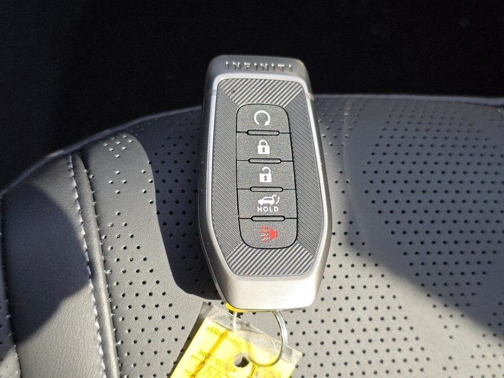 2025 INFINITI QX80 SENSORY