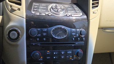 2014 INFINITI QX70 Base