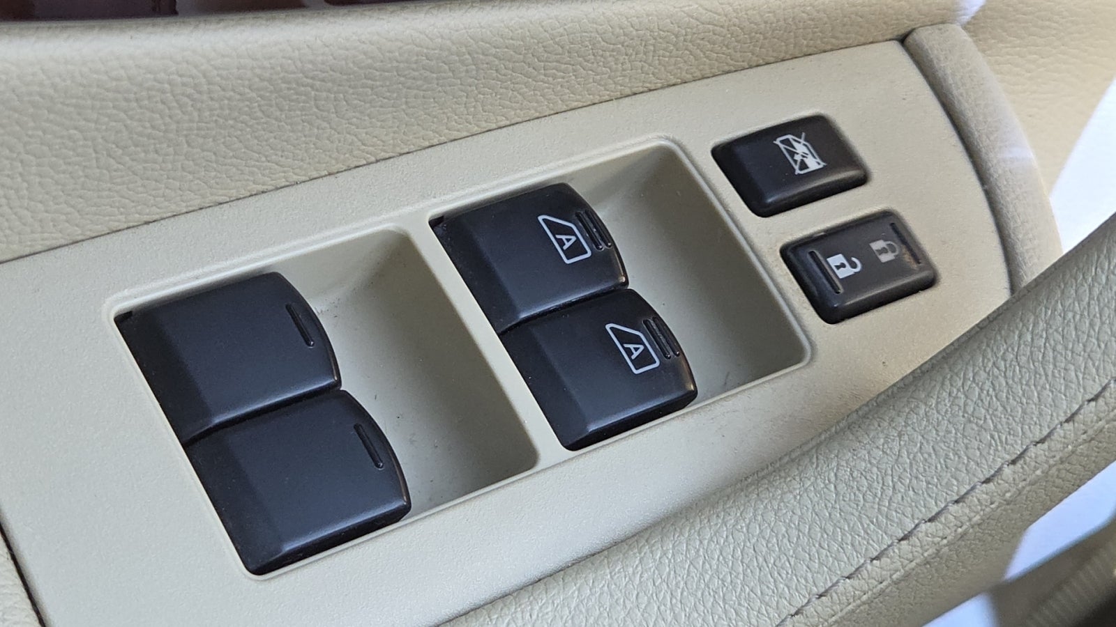 2014 INFINITI QX70 Base