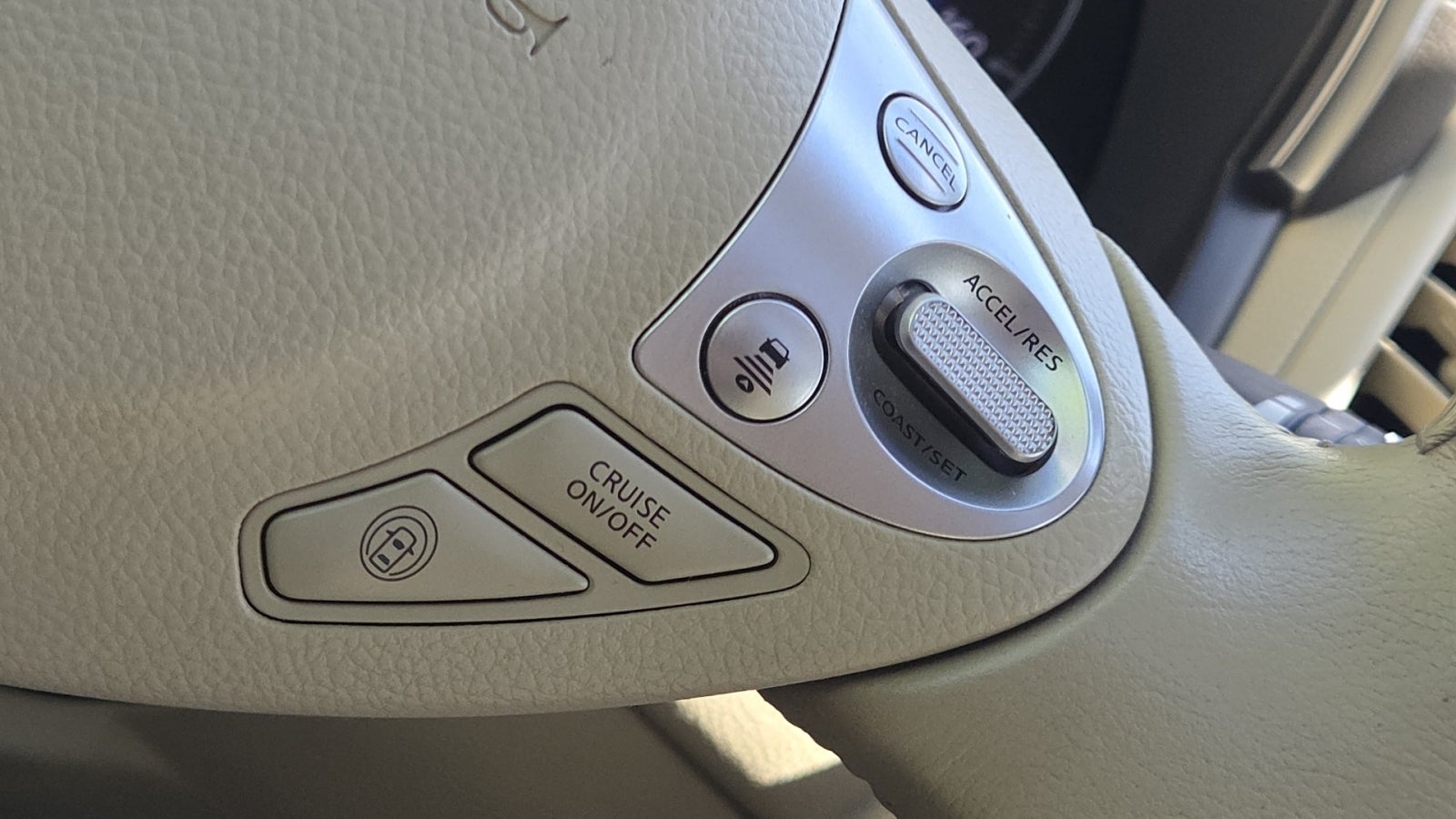 2014 INFINITI QX70 Base