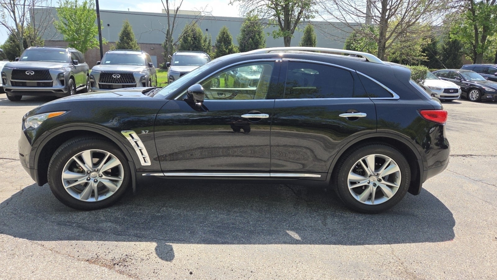 2014 INFINITI QX70 Base