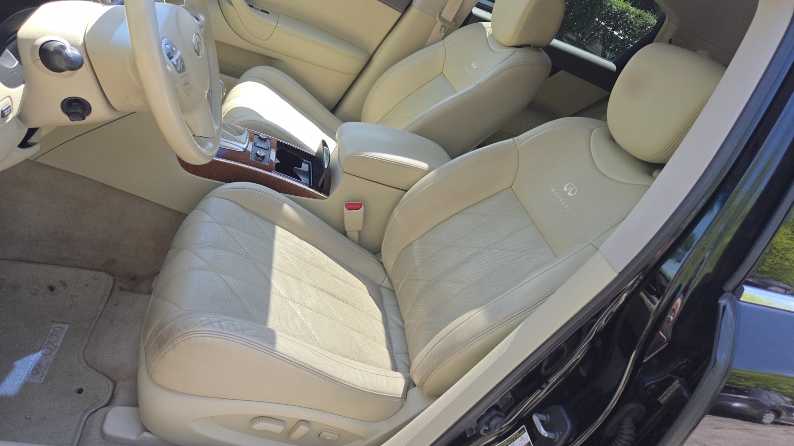 2014 INFINITI QX70 Base