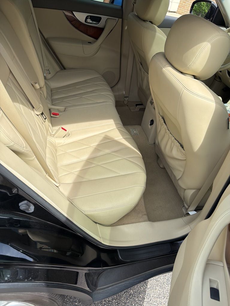 2014 INFINITI QX70 Base