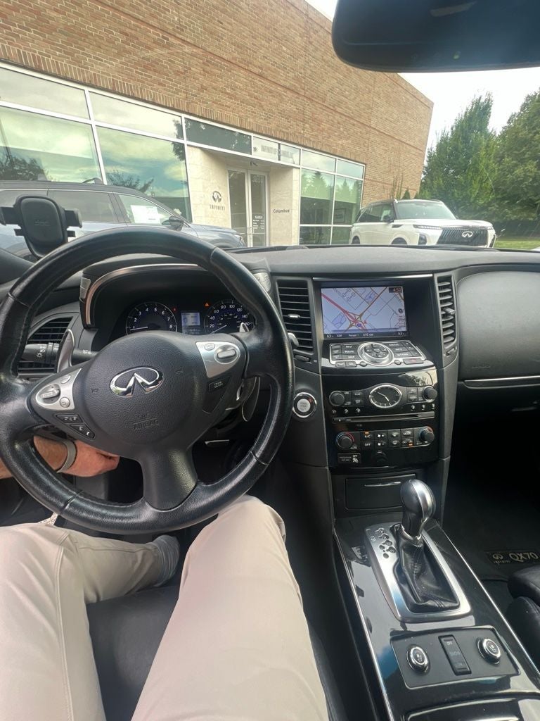 2017 INFINITI QX70 Base