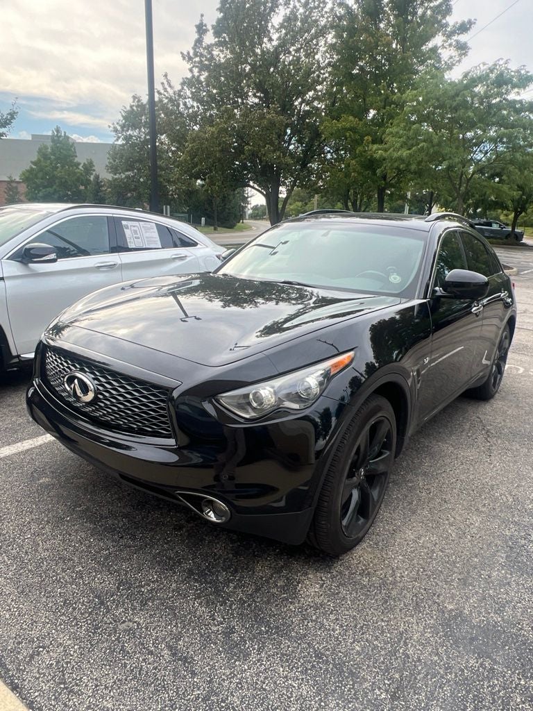 2017 INFINITI QX70 Base