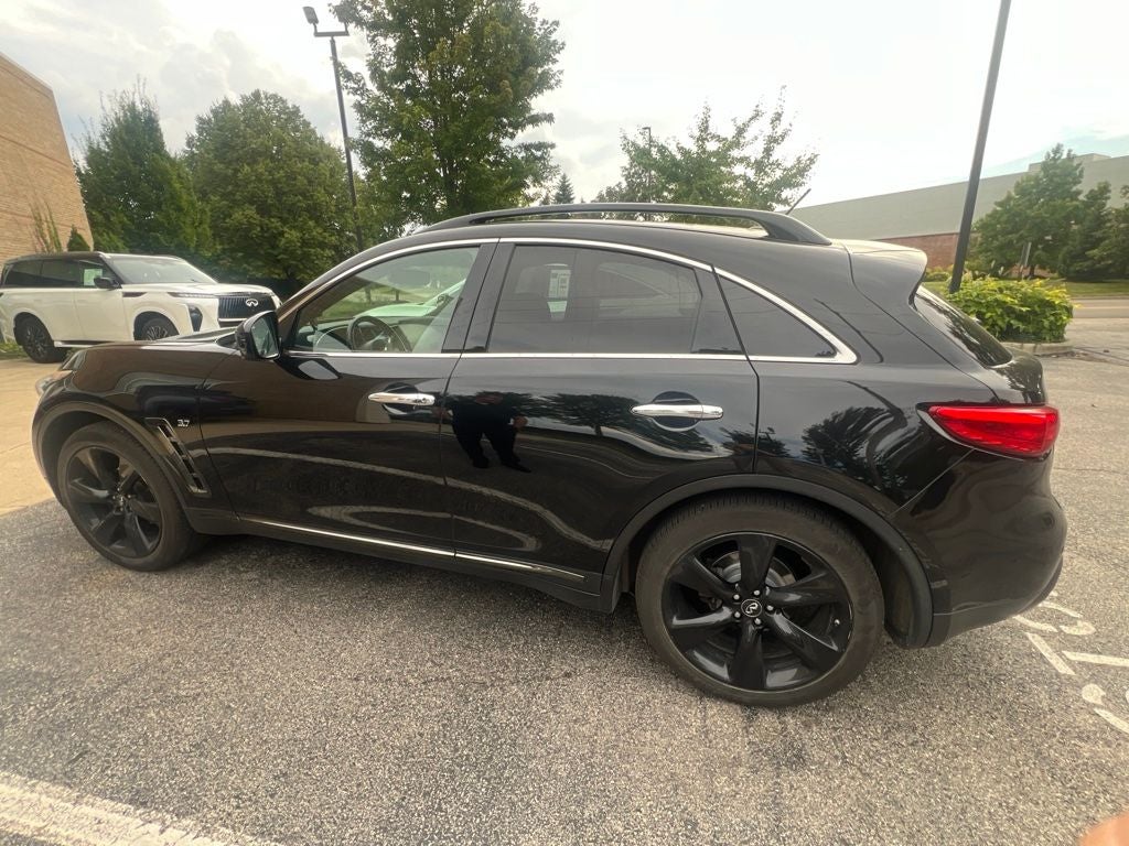 2017 INFINITI QX70 Base