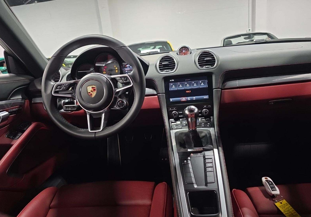 2024 Porsche 718 Cayman S