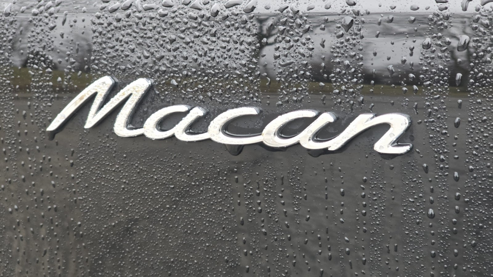 2022 Porsche Macan Base