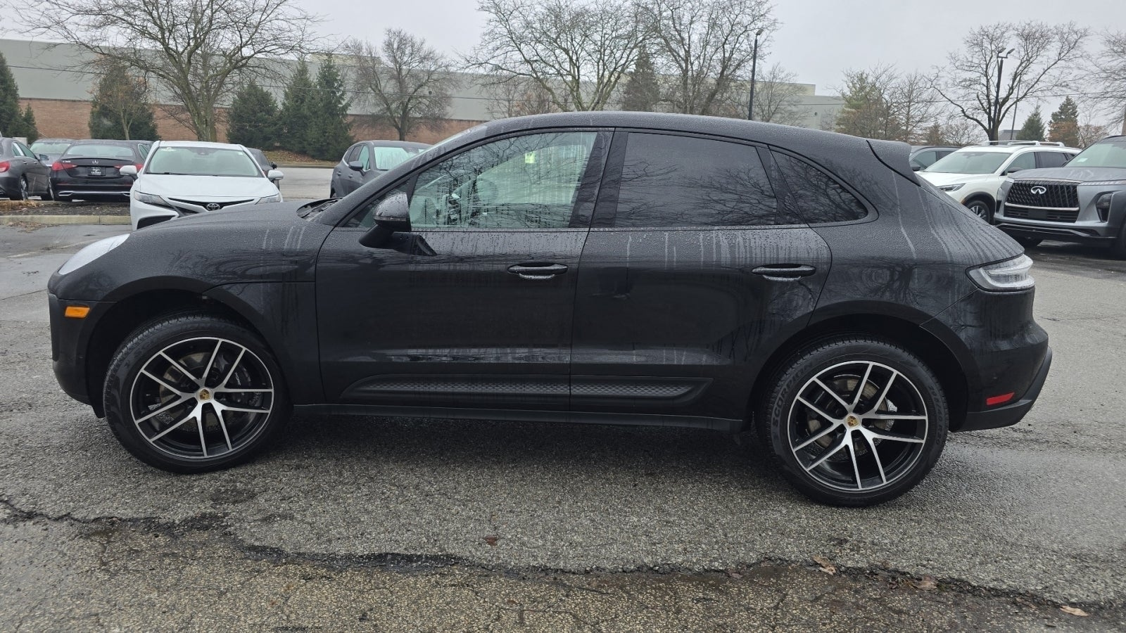 2022 Porsche Macan Base