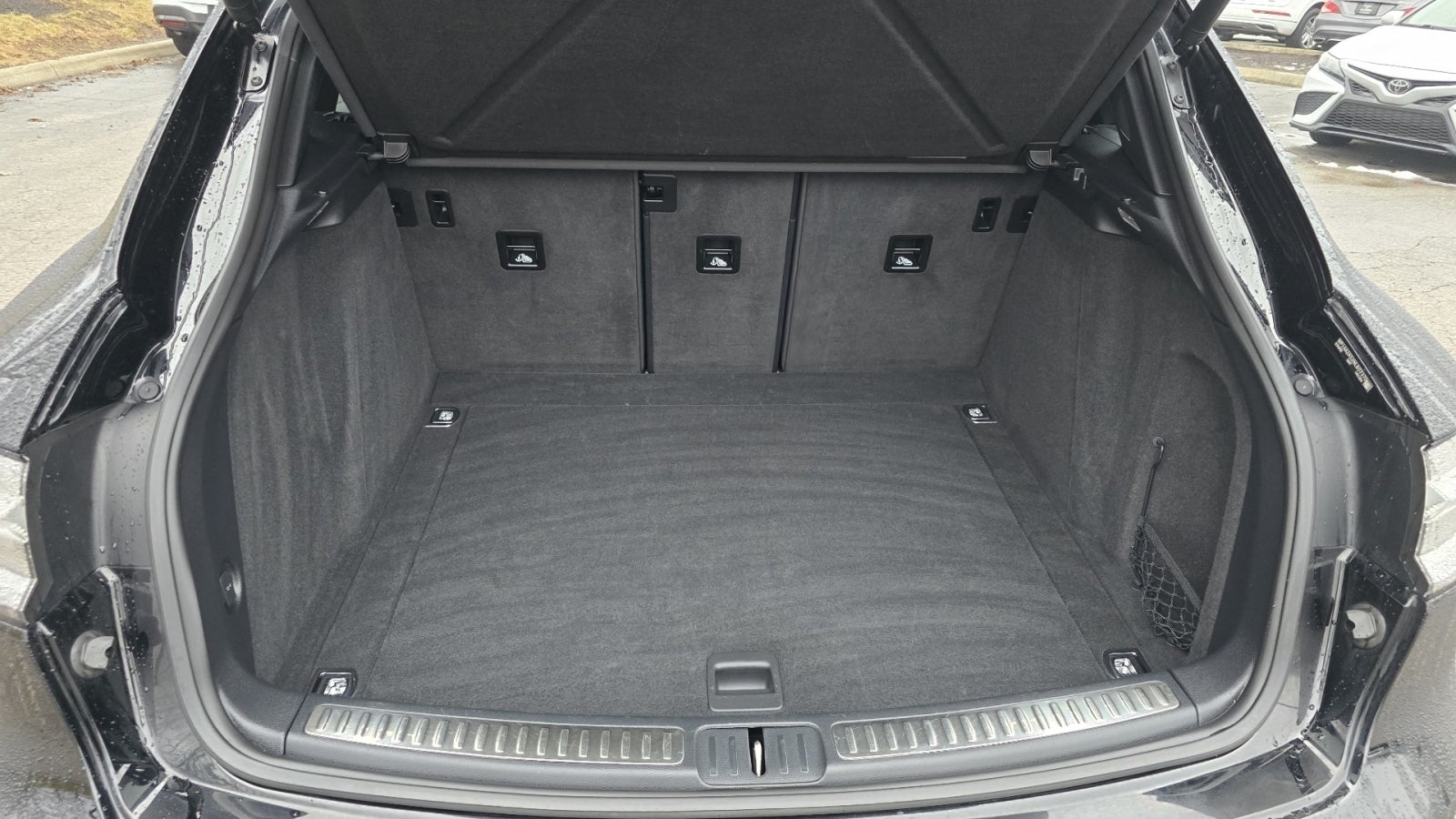 2022 Porsche Macan Base