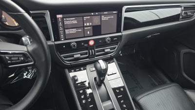 2022 Porsche Macan Base