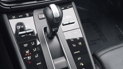 2022 Porsche Macan Base