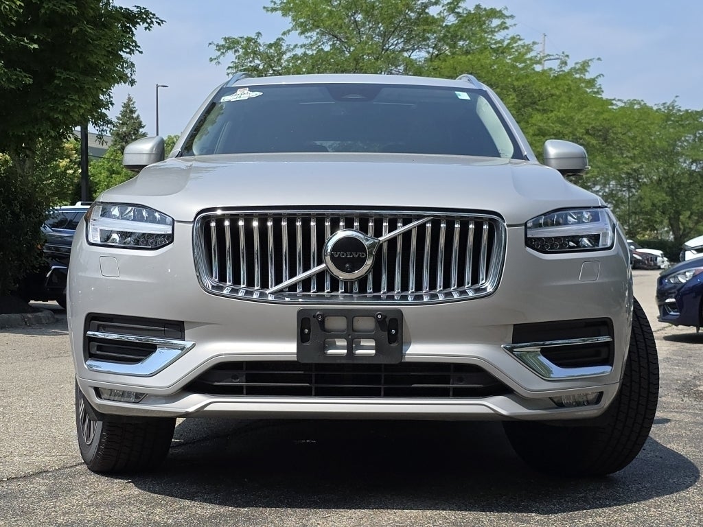 2023 Volvo XC90 B5 Plus
